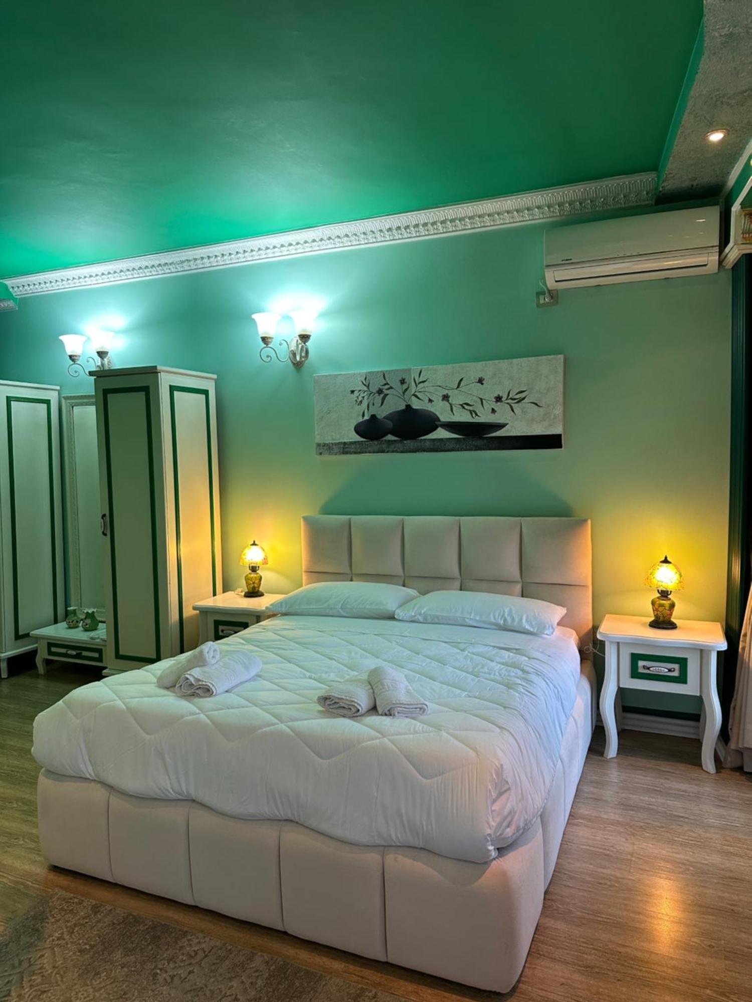 Hotel Boutique Vila Fernando Tirana Esterno foto