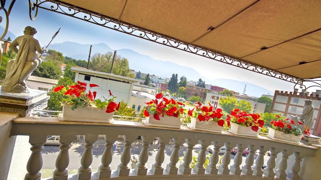 Hotel Boutique Vila Fernando Tirana Esterno foto