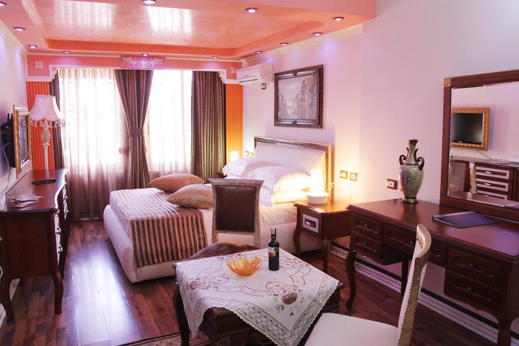 Hotel Boutique Vila Fernando Tirana Camera foto