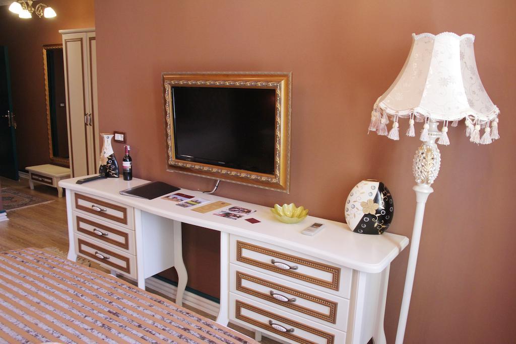 Hotel Boutique Vila Fernando Tirana Esterno foto